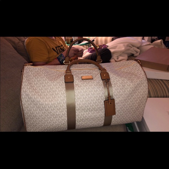 Michael Kors Traveling Bag - Picture 1 of 1